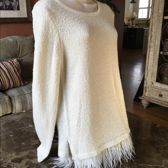 NWOT FEATHER SWEATER - Picture 3 of 5